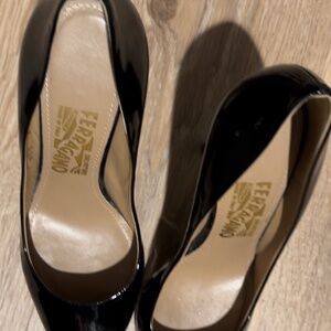 Barely worn ferragamo shoes